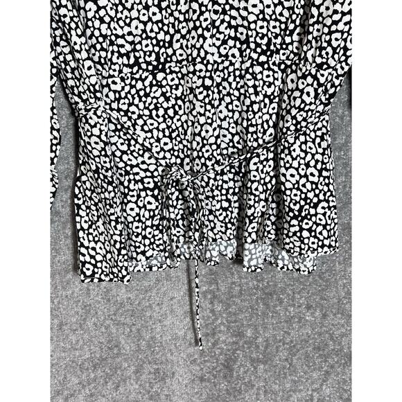 Old Navy Faux Wrap Top Womens Size Large Black White Animal Print Long Sleeve - Picture 6 of 8